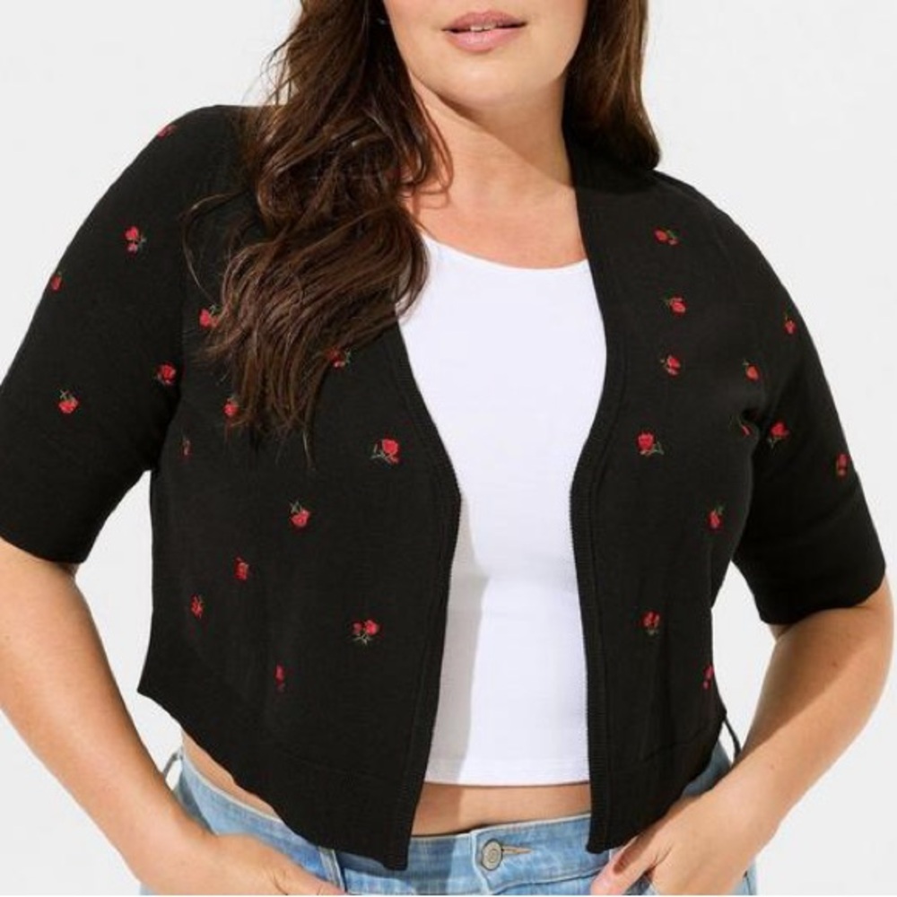 Betsey Johnson x Torrid Embroidered Rose Elbow Sleeve Shrug sz 4